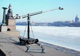 дополнительное оборудование: краны для летающих камер, съёмку в воздухе